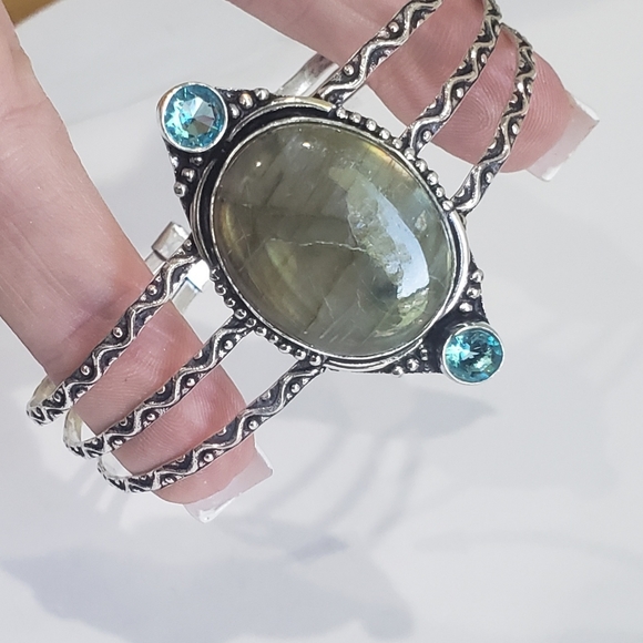 Labradorite, Blue Topaz gemstone,  925 silver bracelet - Picture 2 of 12